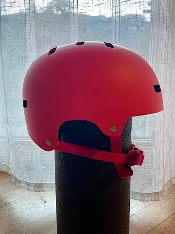 Tweedehands Bell Kids Helmet bike — afbeelding 6 van 7