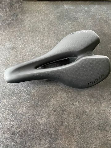 Used ISAAC Zadel Race Saddles & Seatposts