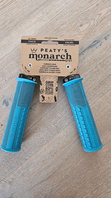 Used peaty's Monarch Grips Mushroom Thick 2025 Cockpit