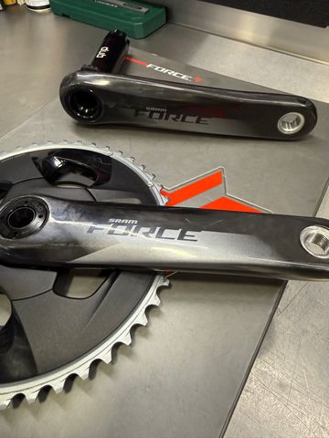 Brugt Sram Force eTap AXS 12-speed 2023 bike — billede 2 af 4