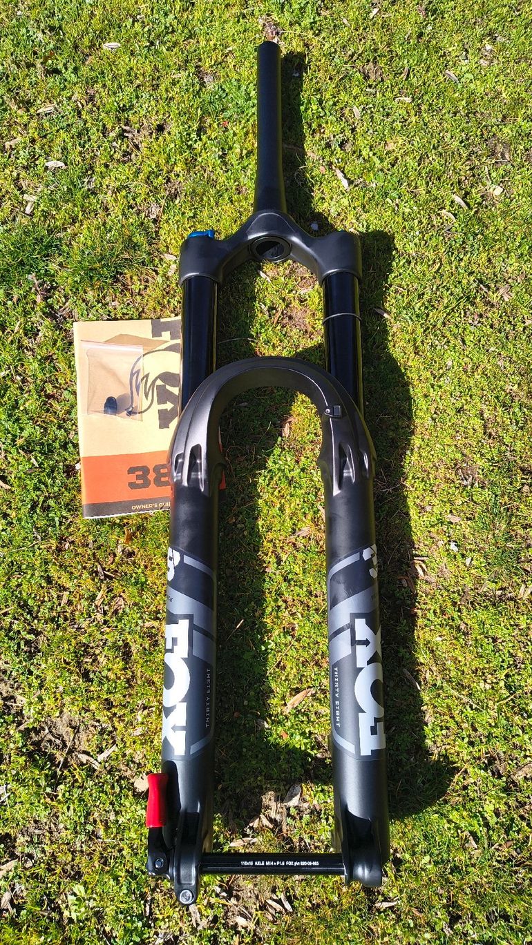 Used Fox 38 Performance 180mm 2024 bike — image 8 of 8