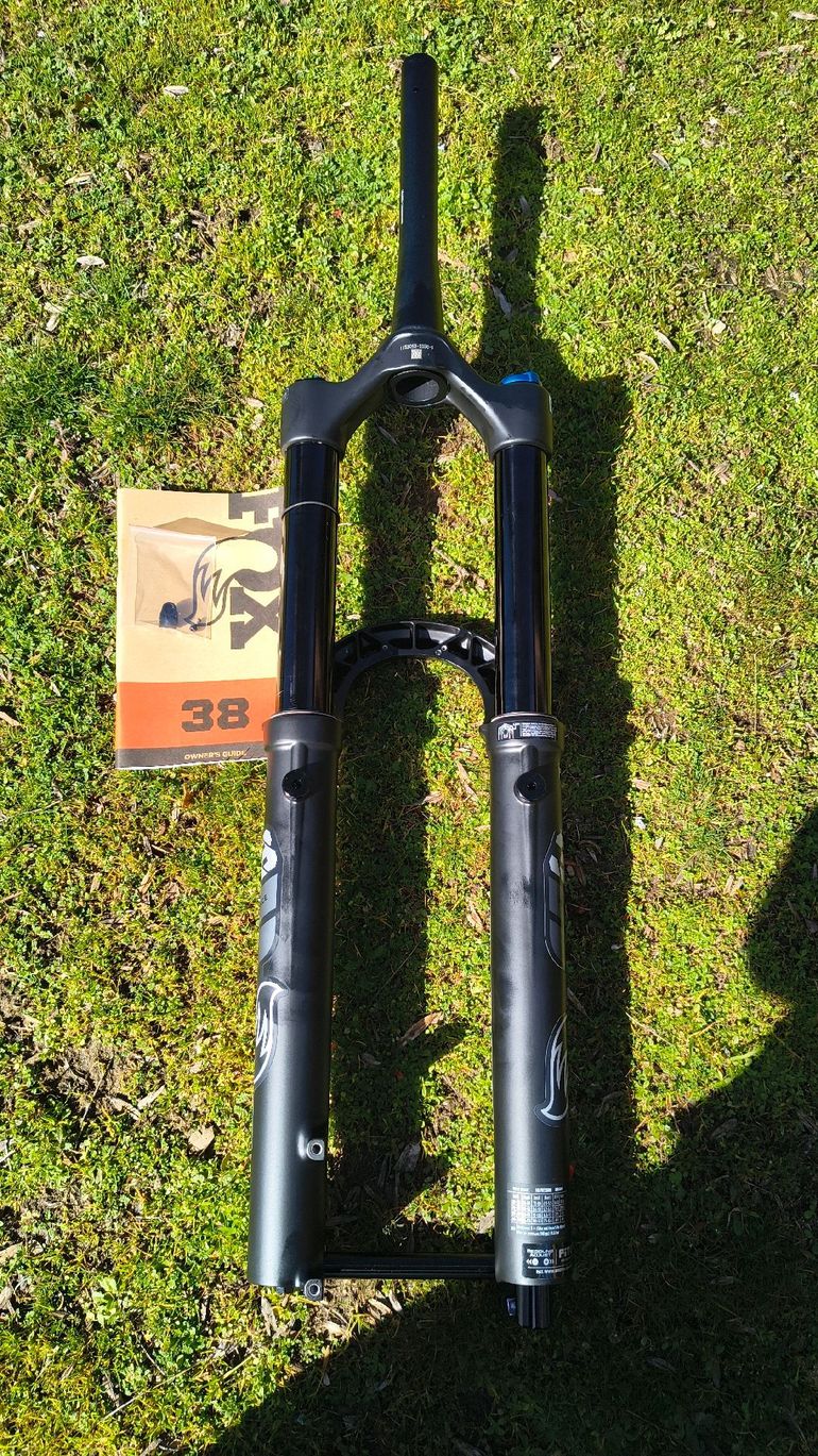 Used Fox 38 Performance 180mm 2024 bike — image 1 of 8