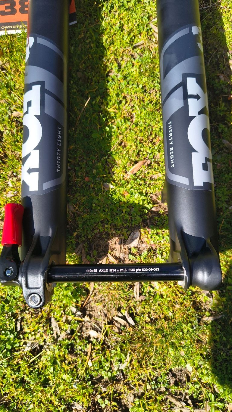 Used Fox 38 Performance 180mm 2024 bike — image 2 of 8