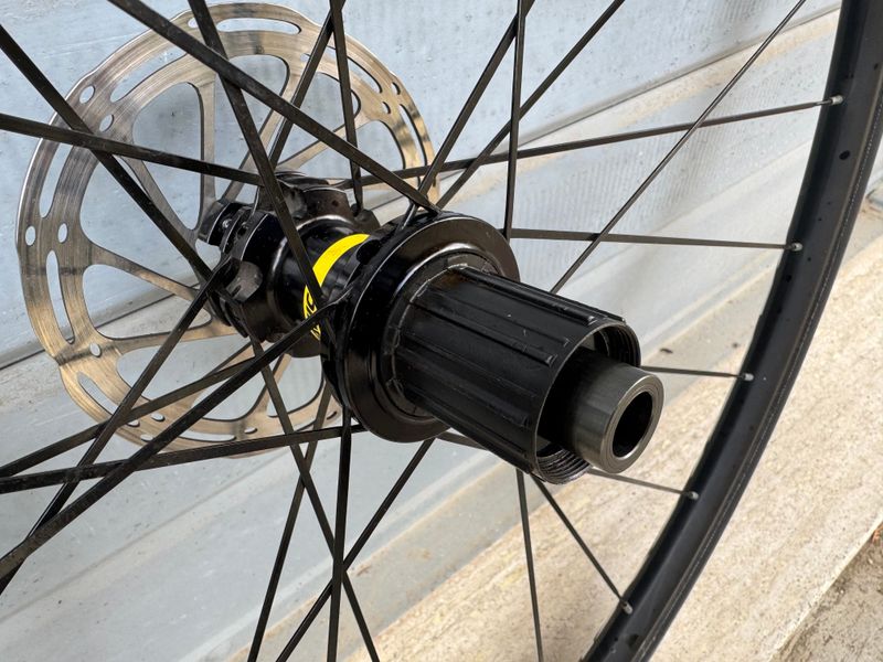 Used Mavic Aksium Elite UST Disc bike — image 3 of 9