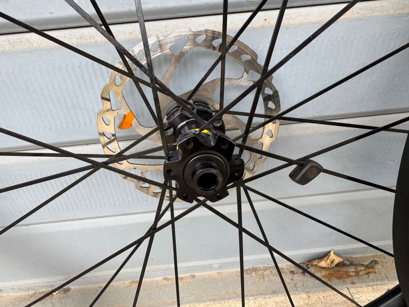 Used Mavic Aksium Elite UST Disc bike — image 4 of 9