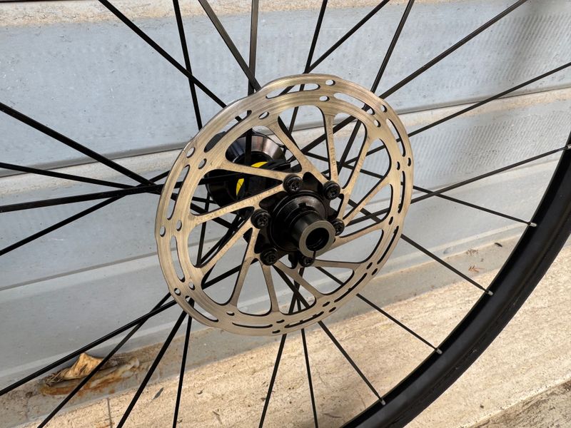 Used Mavic Aksium Elite UST Disc bike — image 9 of 9