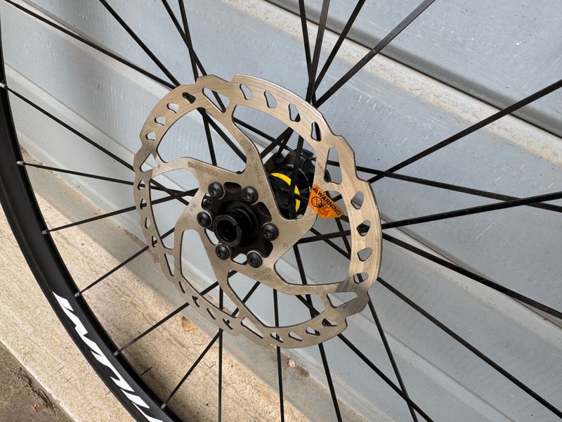 Used Mavic Aksium Elite UST Disc bike — image 8 of 9
