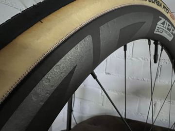 Used Zipp 303 FIRECREST bike — image 2 of 10