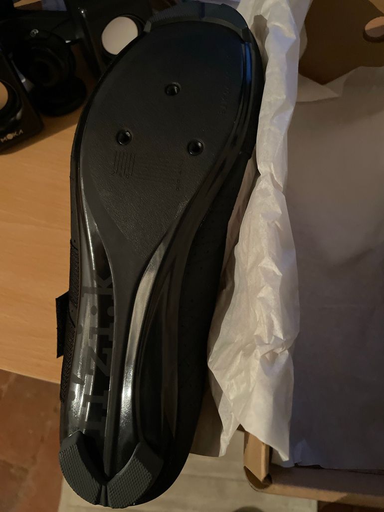 Used Fizik Tempo Powerstrap R5 Black 45 bike — image 4 of 5