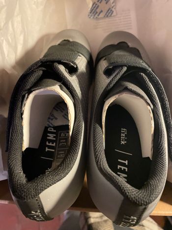 Used Fizik Tempo Powerstrap R5 Size 38 EU Reflective Grey/Black bike — image 5 of 5