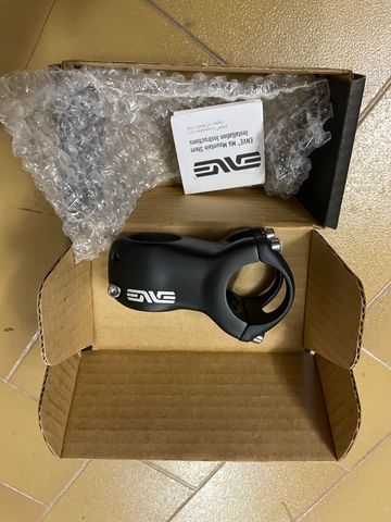 Used Enve M6 2024 Cockpit