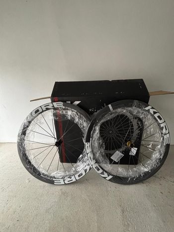 kore, Carbon Wheels