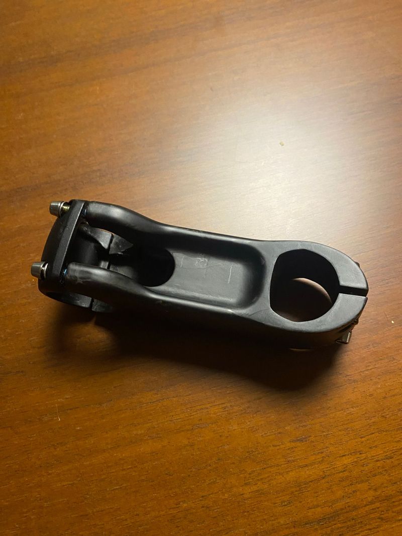 Used Giant Carbon Stem 100 mm 2025 bike — image 3 of 10