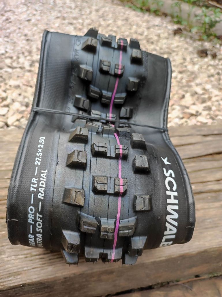 Used Schwalbe Shredda Rear 27.5 X 2.5 bike — image 2 of 2