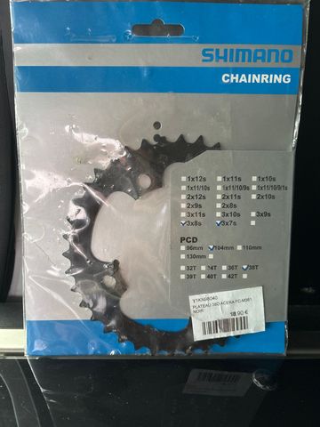 Shimano 38T Chainring Drivetrain & Pedals usato