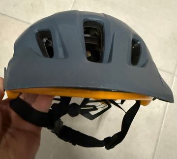 Used Trek Quantum Helmet taille M bike — image 7 of 7