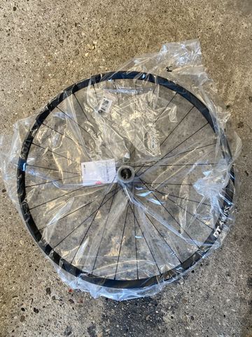 Gebrauchtes Dt Swiss Ruota Posteriore XR 1700 Spline 29" 25mm 12x148mm Boost Shimano 10/11v Disc Brake Wheels