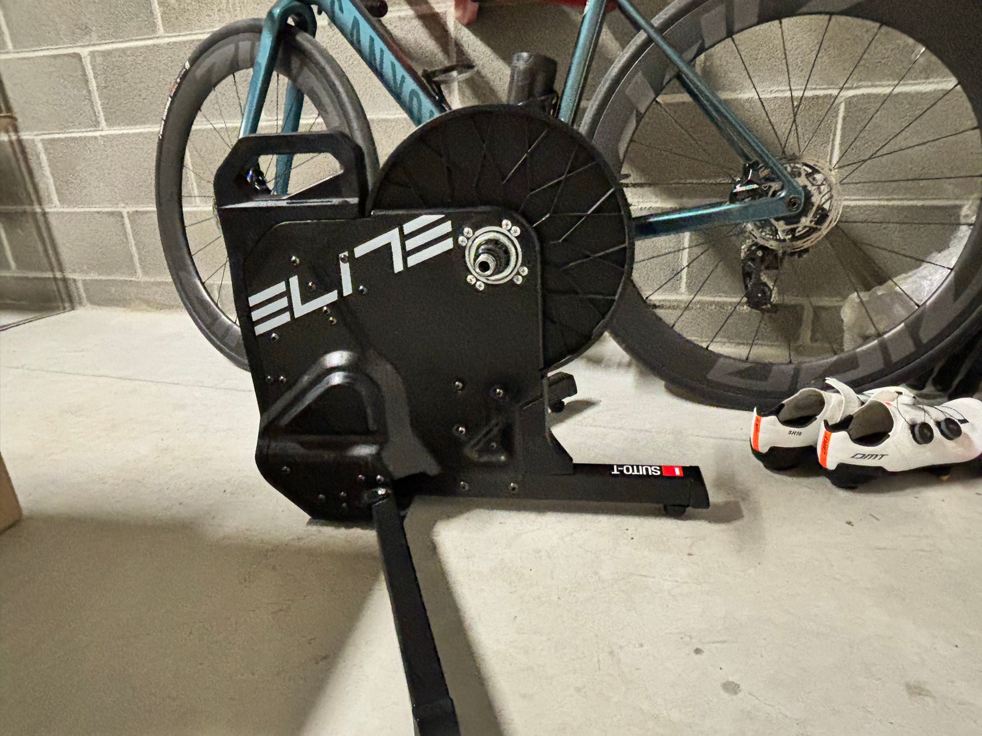 Elite Suito-T Direct Drive Smart Trainer 2025