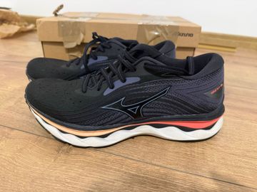 Used Mizuno Wave Sky 6 2025 Running Shoes