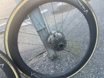 Used Bianchi Carbon Wheels 2024 bike — image 4 of 8