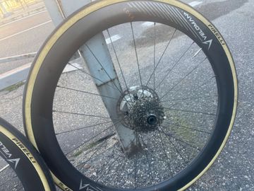 Used Bianchi Carbon Wheels 2024 bike — image 3 of 8