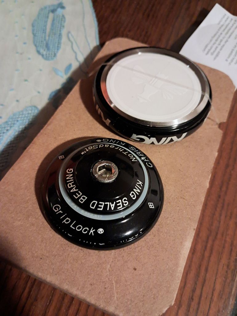 Used Chris King Inset 7 Headset 2024 bike — image 1 of 4