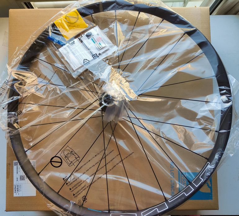 Used Shimano MTB Hinterrad WH-MT601 29" 12mm 12G Center Lock bike — image 1 of 5