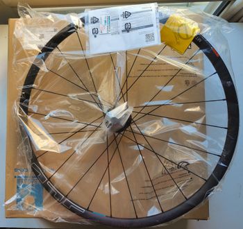Shimano, MT601 Rear Wheel 27.5" SH 12F Ø15/100mm TL Disc