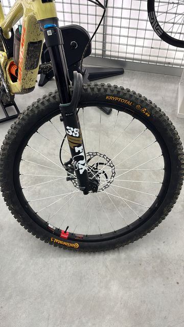 Używany Reserve 30 hd 2025 Wheels