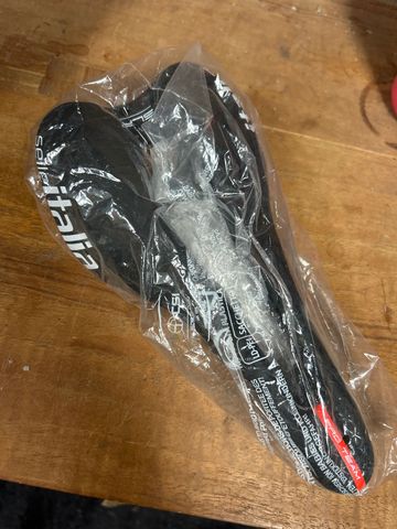 Used Selle Italia SLR 2025 Saddles & Seatposts