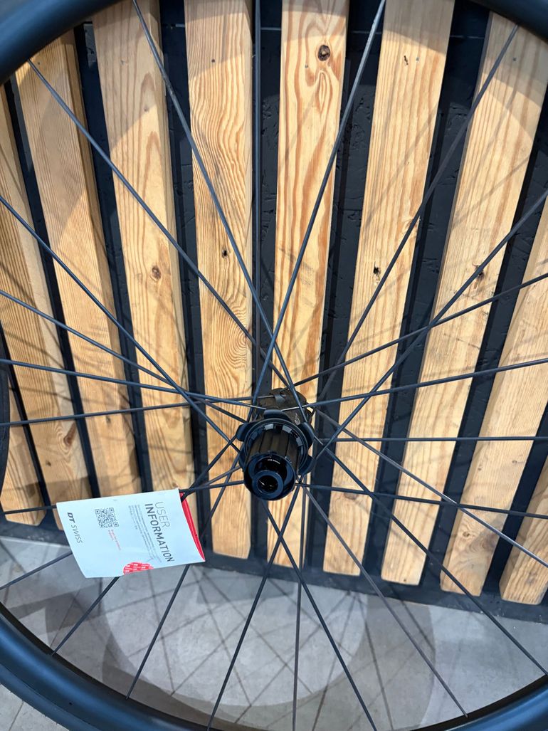 Used Dt Swiss A1800 Spline 30 Disc Brake Wheelset 2026 bike — image 3 of 5