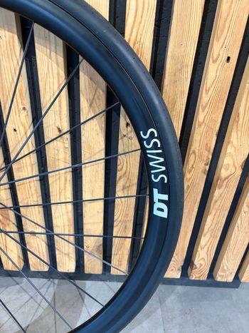 Used Dt Swiss A1800 Spline 30 Disc Brake Wheelset 2026 bike — image 2 of 5