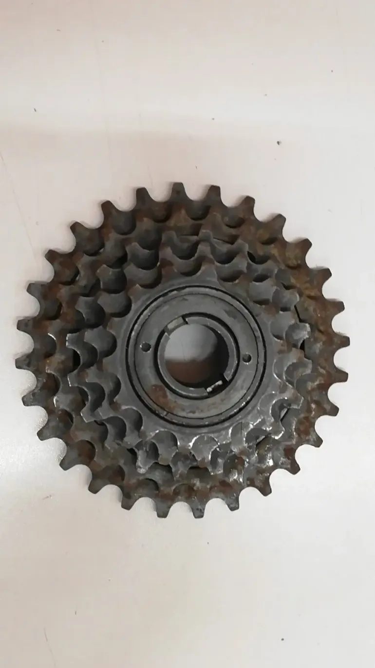 Used Commerciale Ruota Libera Rocchetto 5v 14/28 Vintage Made in Italy bike — image 1 of 3