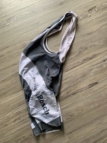 Used Bosch Radhose mit Träger und Polster Gr M bike — image 1 of 2