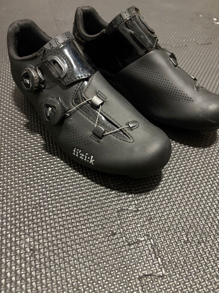 Used Fizik Aria R3 Road Cycling Shoes size 40 bike — image 2 of 3