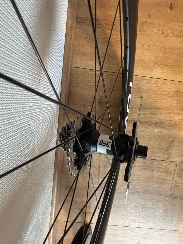 Used Roval Rapide CL II Wheelset 2025 bike — image 6 of 9