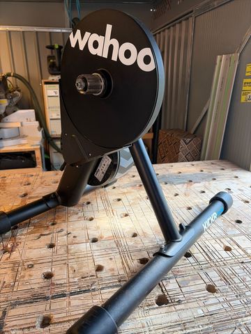 Brugt Wahoo KICKR Smart Trainer 2020 bike — billede 2 af 5