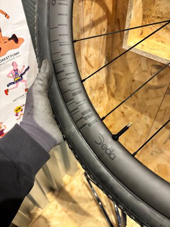 Used Deda Elementi Allroad Carbon Wheelset 2026 bike — image 4 of 9