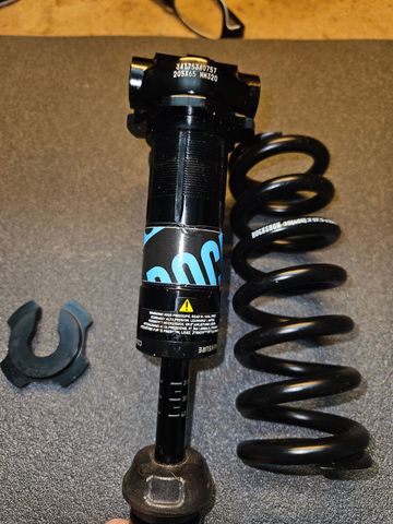 Tweedehands RockShox Superdeluxe Coil Shock 2022 Rear Suspension