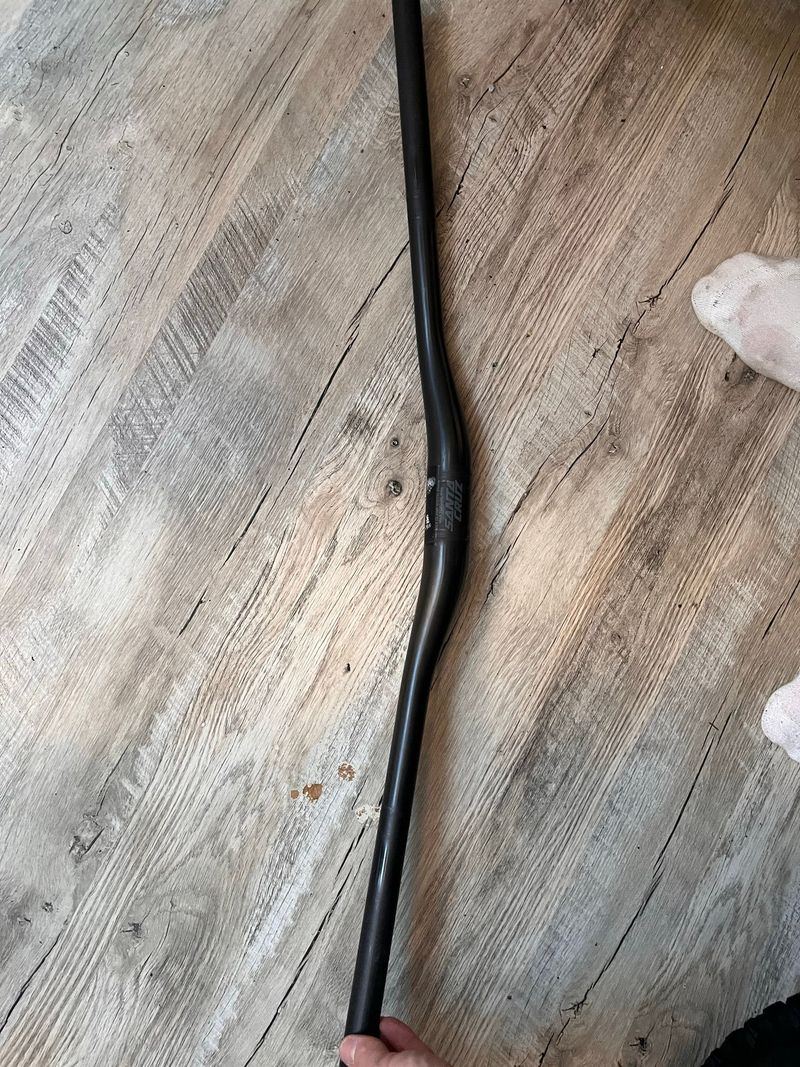 Used Santa Cruz Carbon Riser Bar 800mm 35mm Rise 2021 Cockpit