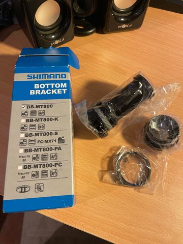 Brugt Shimano BB-MT800 68-73mm Drivetrain & Pedals