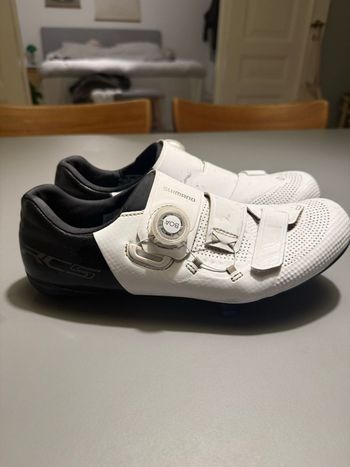Chaussures De Vélo Peloton Pour Spinning - Taille 42 EU (8 UK), Crampons 3 Trous, Occasion Une Fois