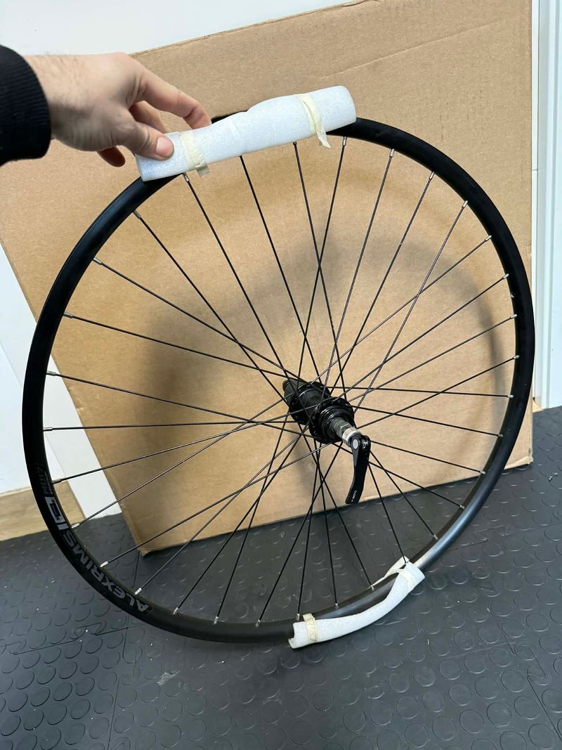 Used Alexrims MD17. DISC. QUICK RELEASE. bike — image 3 of 8