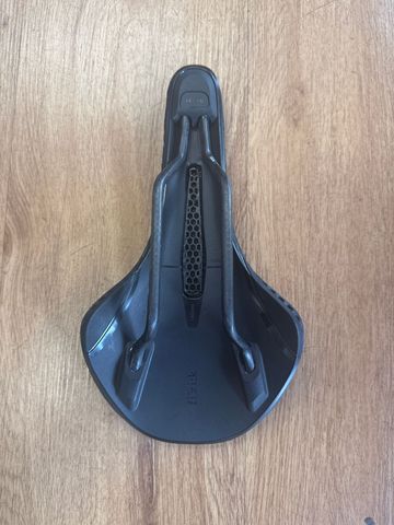 Brugt Fizik vento adaptive 2024 bike — billede 2 af 3