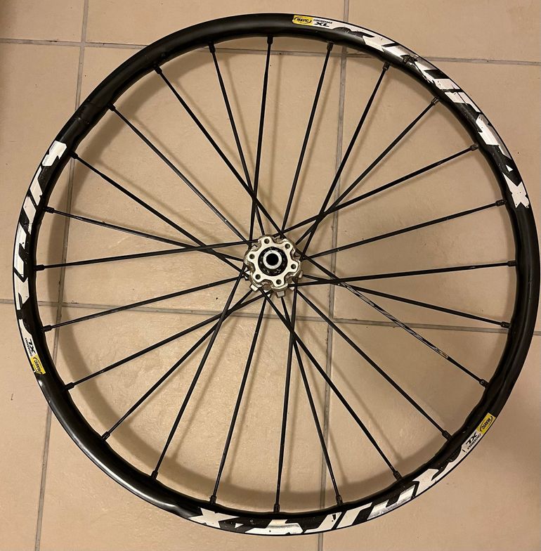 Used Mavic Crossmax XL 26” Rear Wheel 2015 bike — image 2 of 4