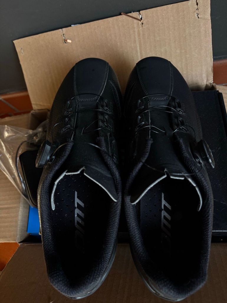 Used Dmt Road Cycling Shoes 42 bike — image 2 of 3