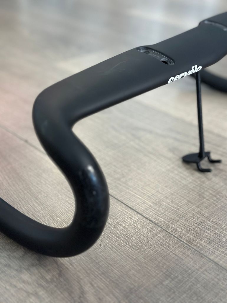 Used Cervelo HB14 Carbon Handlebar 44cm 2025 bike — image 2 of 3