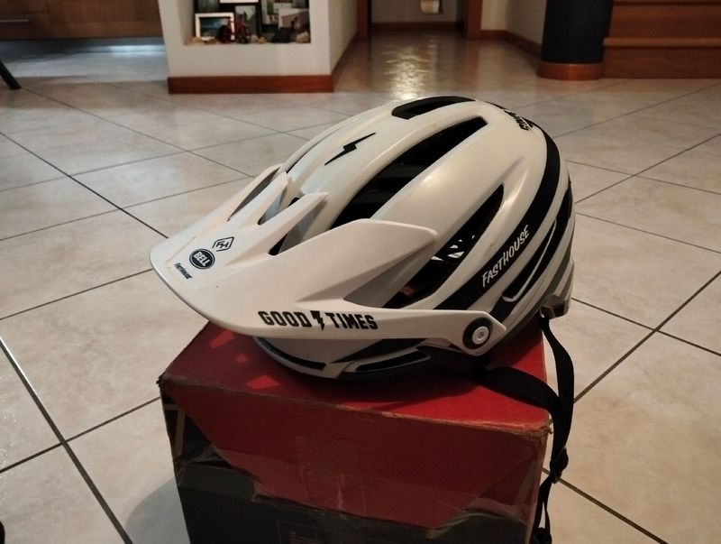 Used Bell sixter fasthouse 2025 bike — image 1 of 5