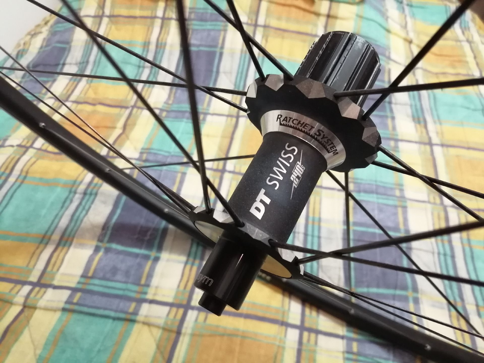 DT SWISS RR 21 DICUT wheelset (チューブレスレディー）