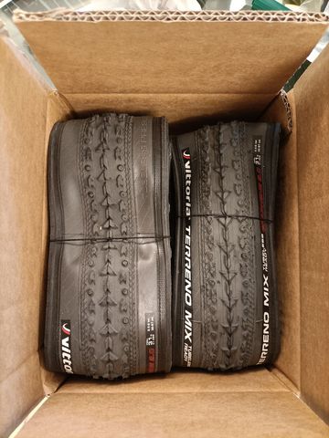 Brugt Vittoria Pneumatico Tubeless Tyres & Tubes